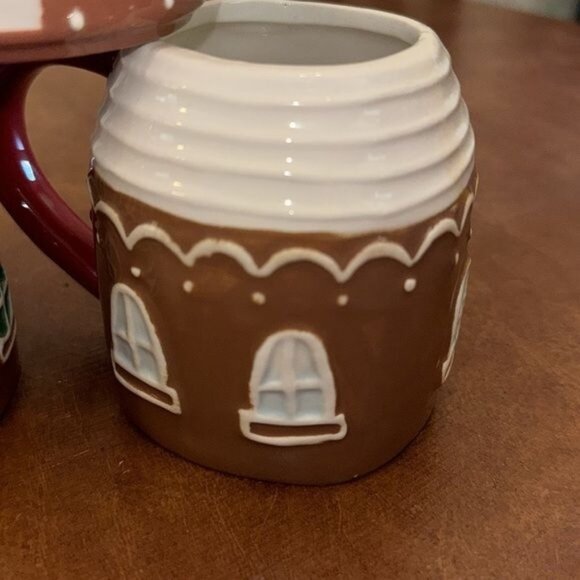 Gingerbread House Mug Set - 3 Piece Ceramic Holiday Cups - Picture 4 of 9